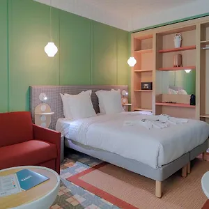 Lafayette Hotel